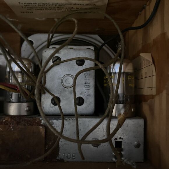 Vintage Super Cool Philco Radio 40-81 Parts/Restoration Project Tweed Untested - Picture 9 of 15